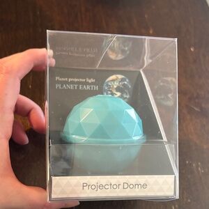 Projector Dome Earth NWT